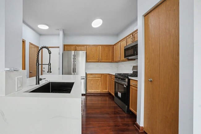 Building Photo - 937 Emerald Dr