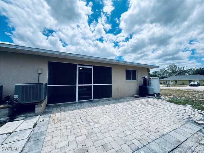Building Photo - 17418 Dowling Dr