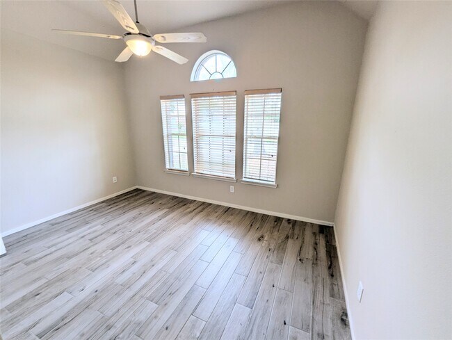 Building Photo - 6012 Timber Oaks Ridge