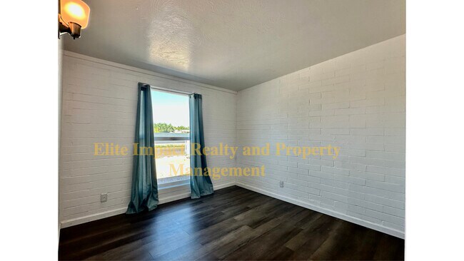 Building Photo - 917 W Illinois St