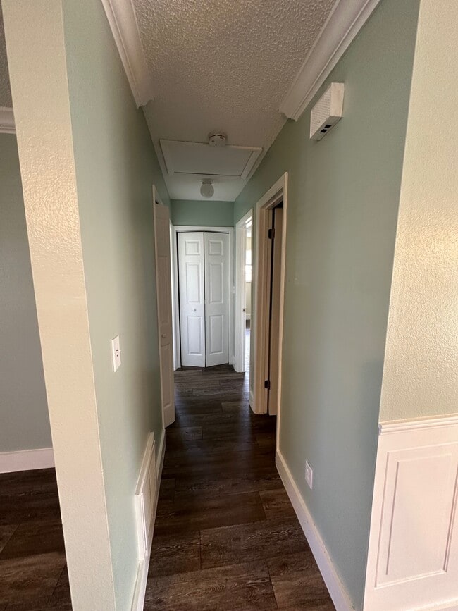 Building Photo - 647 Goodwin Ave