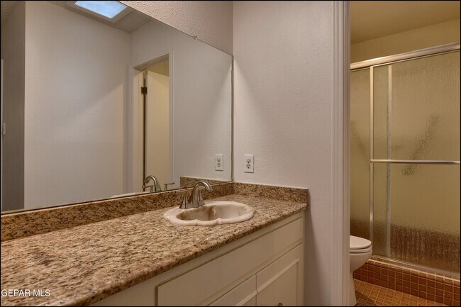 Building Photo - 3433 Clearview Ln