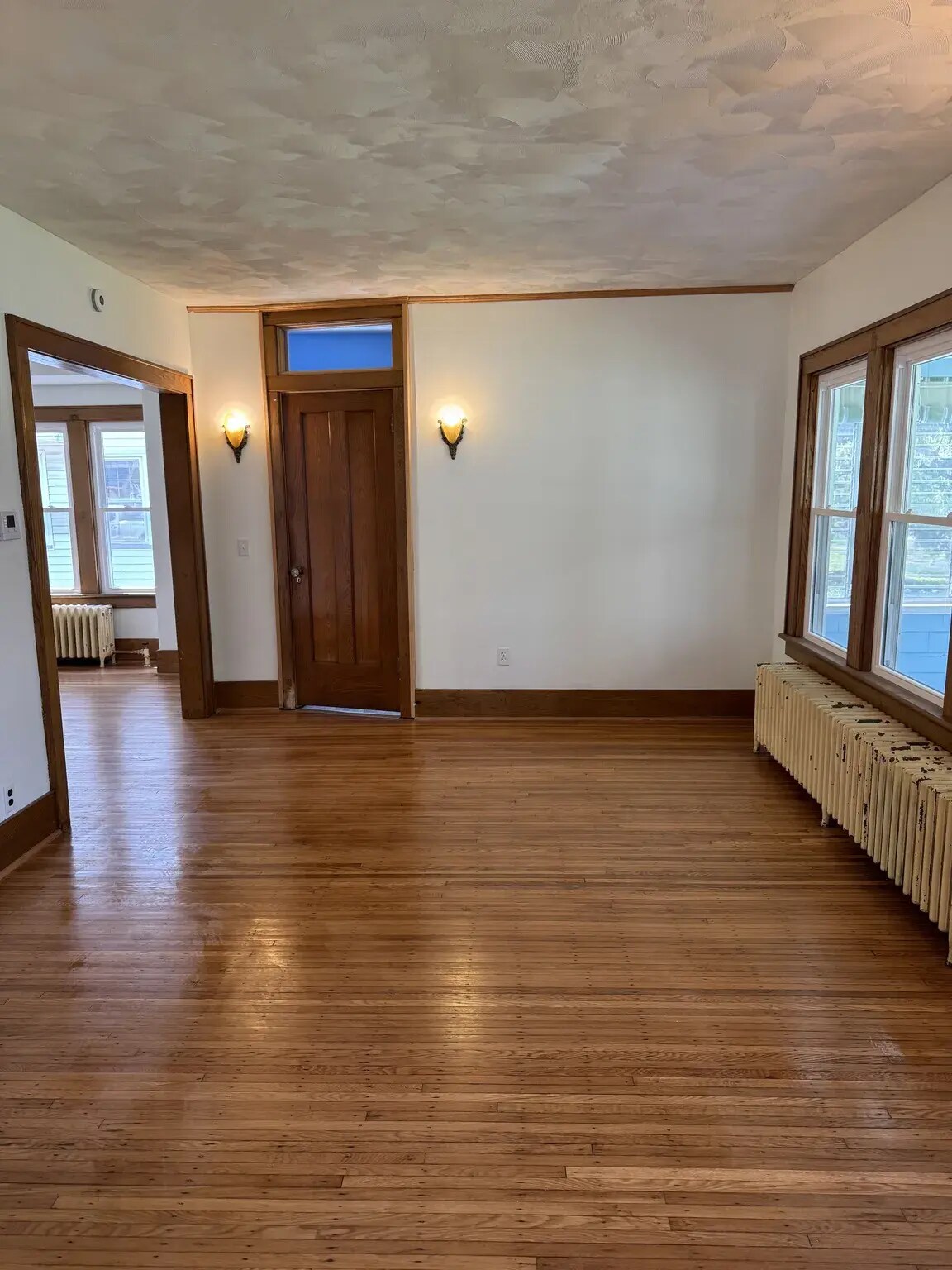 Building Photo - 83 Navarre Rd