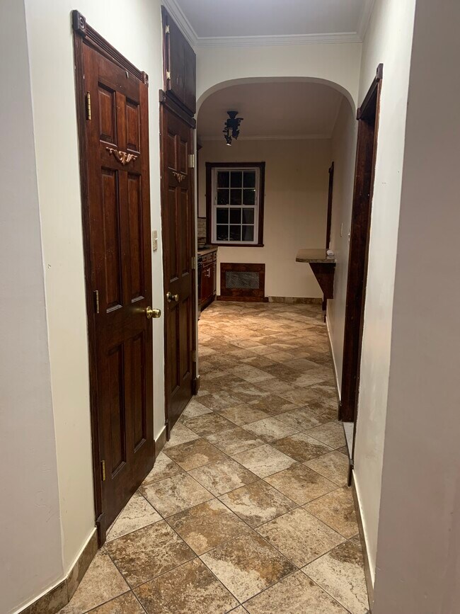 Building Photo - 101-46-146 95th St