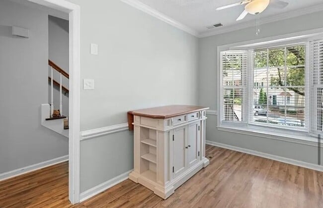 Building Photo - Renovated luxury townhome Greens Crossing,...