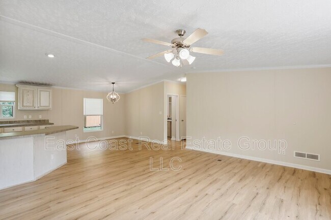 Building Photo - 123 Battlefield Dr