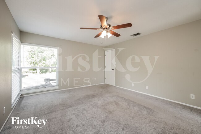 Building Photo - 1358 Abalom St