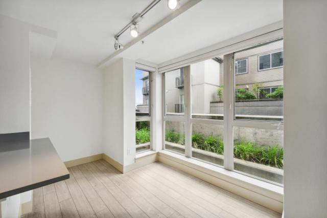 Building Photo - 1 bedroom in Seattle WA 98122