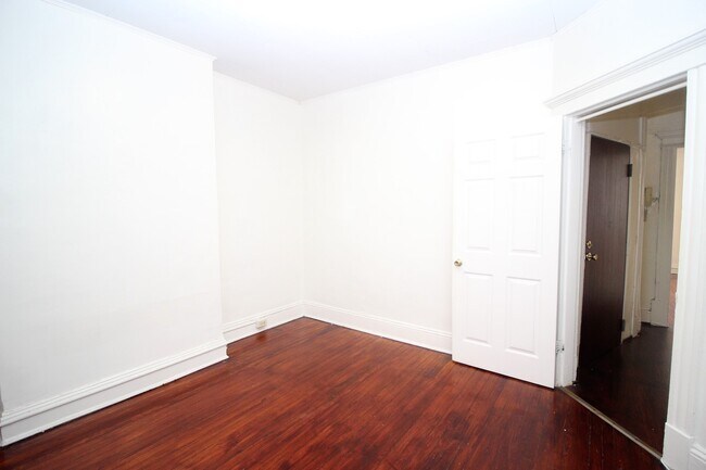 Building Photo - 2820 Guilford Ave