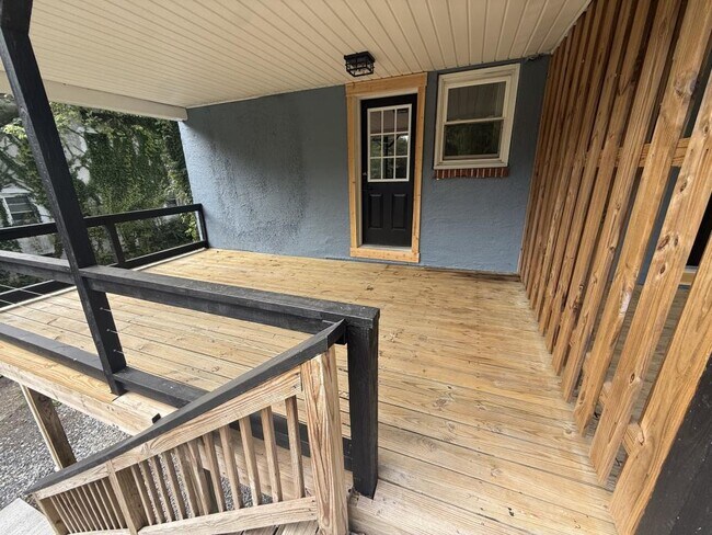 Building Photo - 15625 Hanover Pike