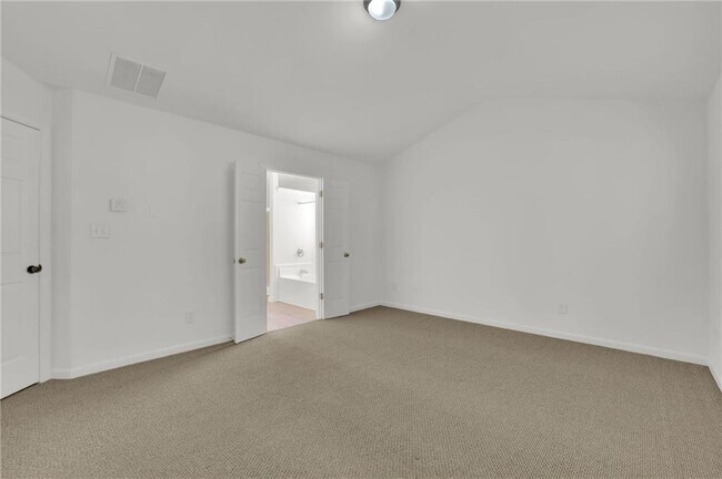Building Photo - 3335 Briaroak Dr