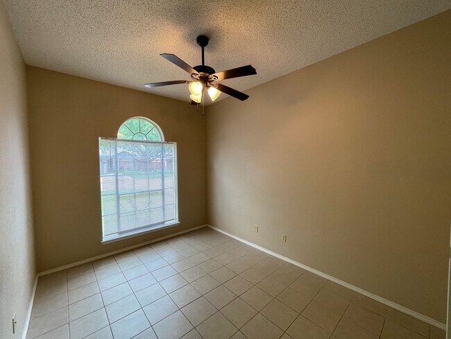 Building Photo - Live near the schools, shops, and dining y...