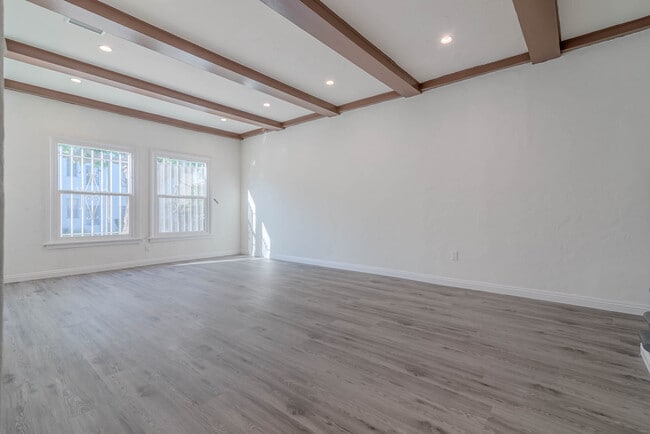 Building Photo - 400 N Ogden Dr