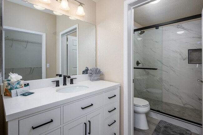 Building Photo - 5335 E Shea Blvd