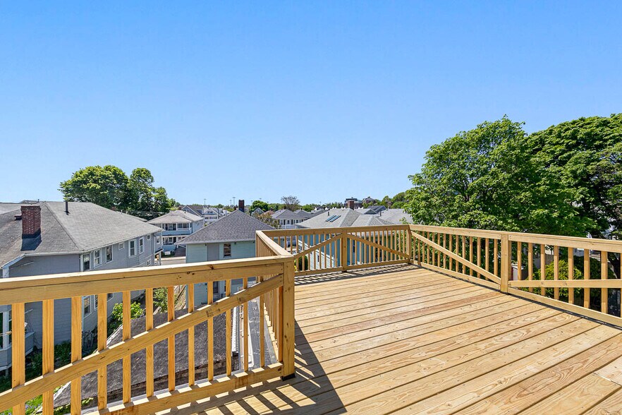 Building Photo - 72 Stanley Ave