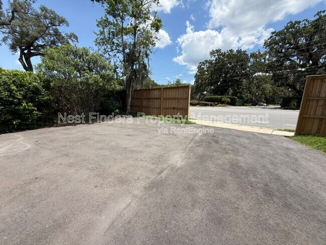 Building Photo - 1455 Riverbirch Ln