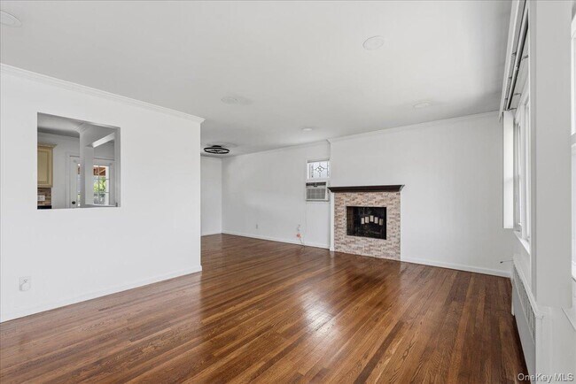 Building Photo - 4 Cecil Pl