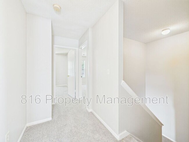 Building Photo - 2314 Monroe Ave