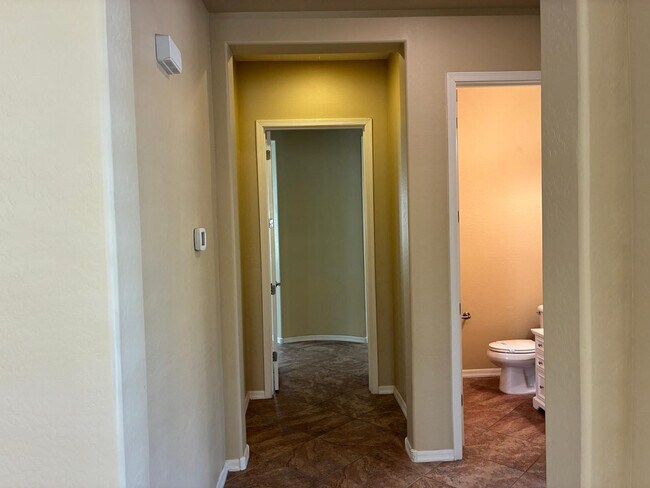 Building Photo - 20973 W Cora Vista