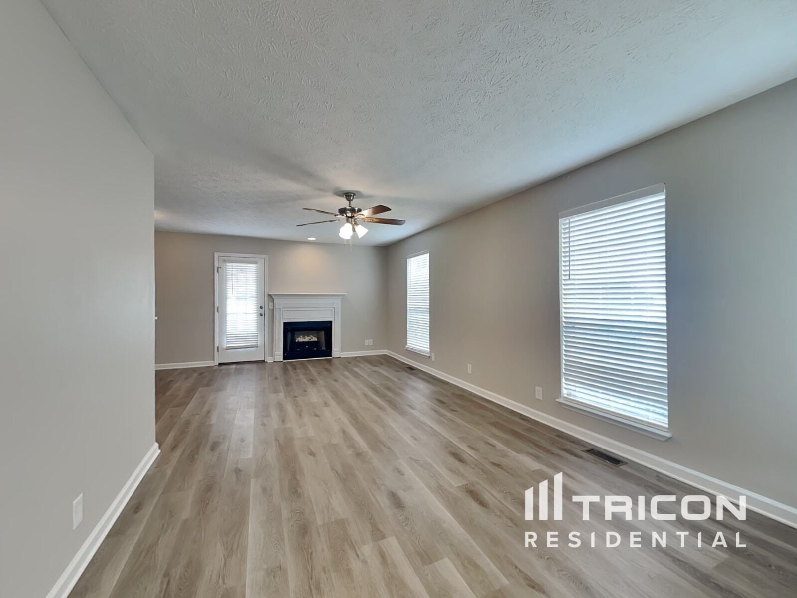 Building Photo - 3101 Chateau Valley Dr
