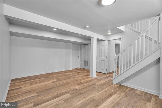 Building Photo - 318 10th St