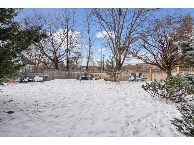 Building Photo - 3 Edina Ct