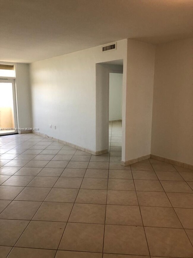 Building Photo - 10185 Collins Ave