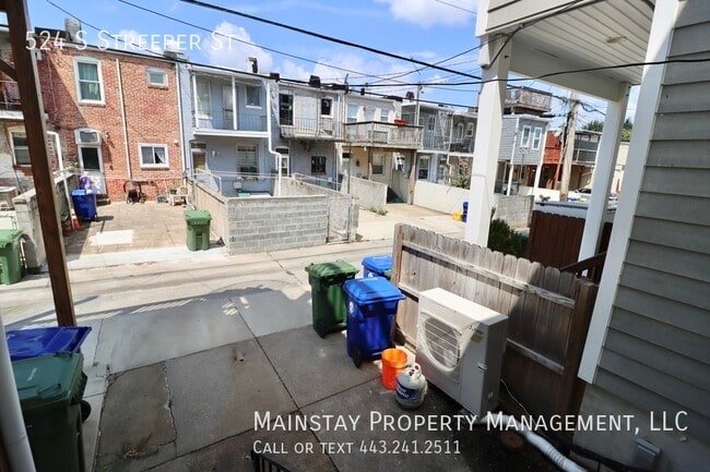 Building Photo - 2 Bed Rowhome in Prime Canton Location!