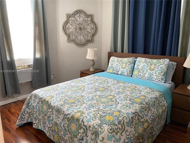 Building Photo - 375 SW 19th Ave