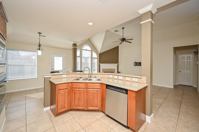 Building Photo - 2726 Redwick Dr