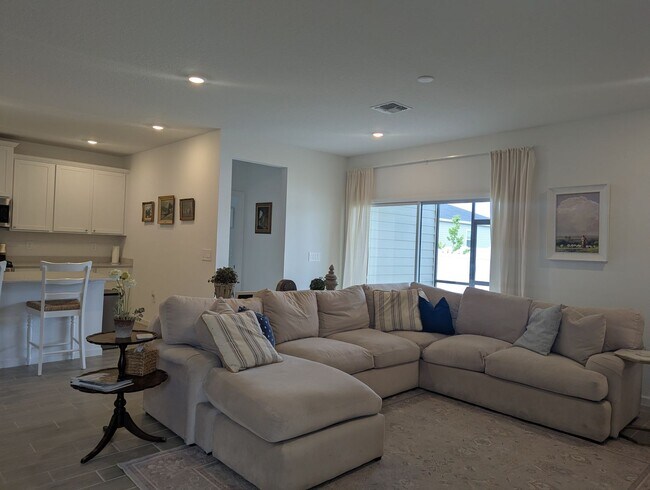 Building Photo - Beautiful newer-construction 4-bedroom, 3-bath home located in Trailhead Landing