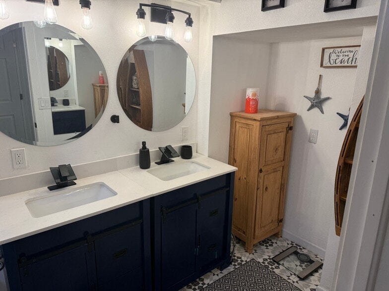 Building Photo - 6373 Ponderosa Way