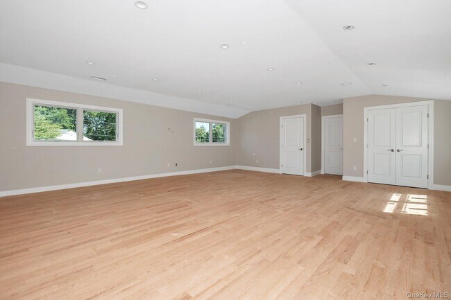 Building Photo - 58 Marion Dr
