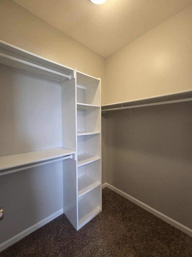 Building Photo - 404 Michaels Court