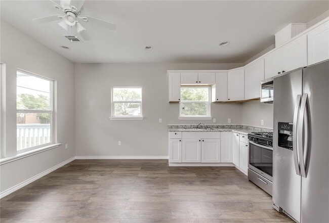 Building Photo - 412 Booth St