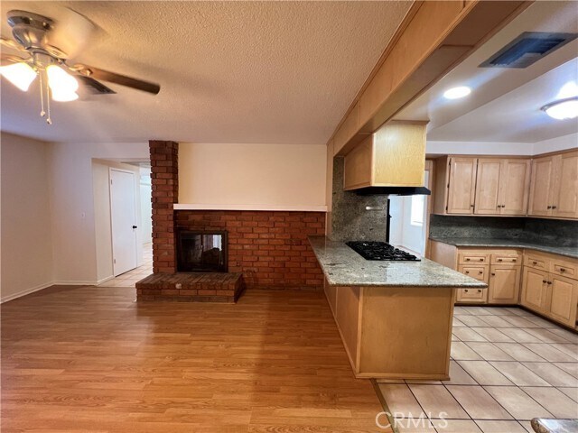 Building Photo - 616 S Archer St