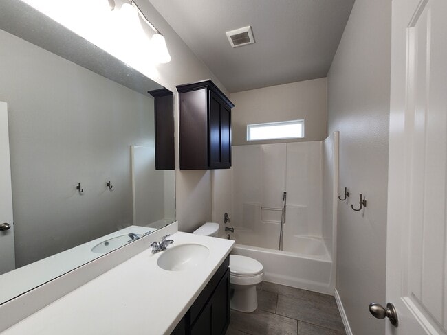 Building Photo - 2233 Ibis St