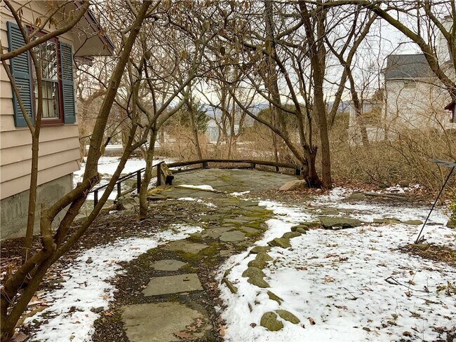 Building Photo - 102 Corson Pl