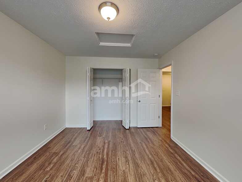 Building Photo - 19327 Fox Chase Dr