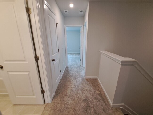 Building Photo - Charming 3 beds 2.5 baths in Fuquay Varina!