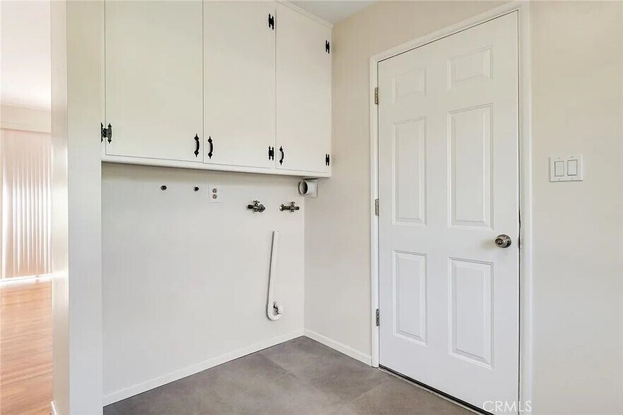 Building Photo - 194 W Blaine St