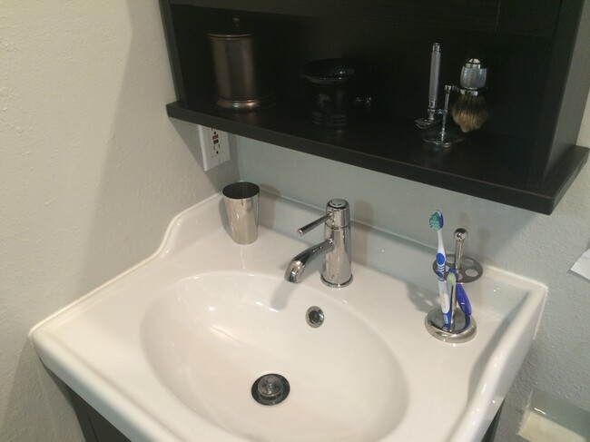 Building Photo - 119 Jewell Ct