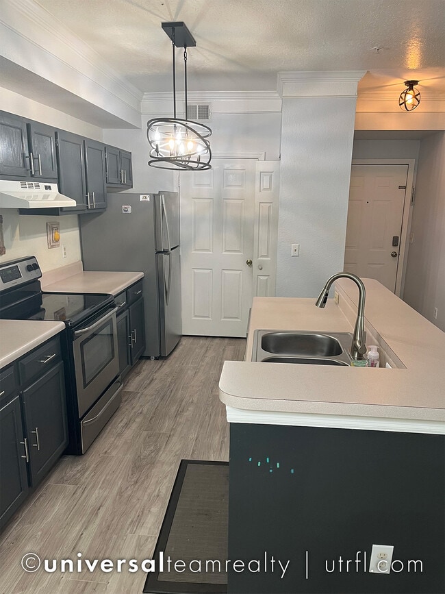 Building Photo - 11530 Villa Grand