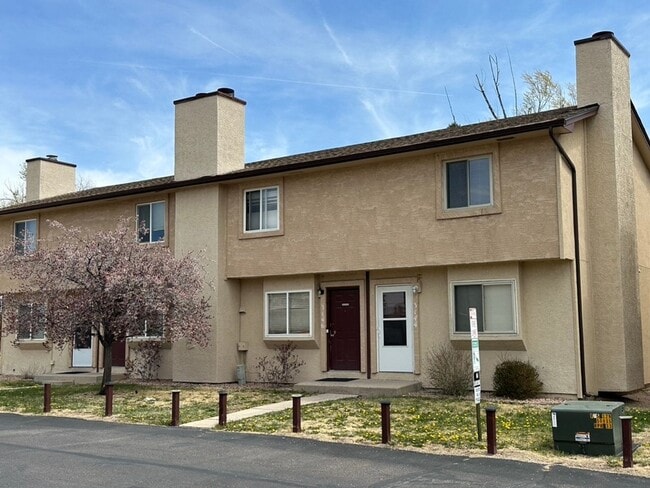 Primary Photo - La Jolla 2BD Two-Story Townhome convenient...