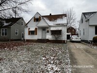 Building Photo - 3-Bedroom Single Family home in Maple Hts!