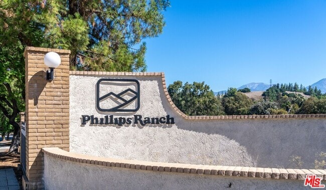 Building Photo - 77 Willowcrest Ln