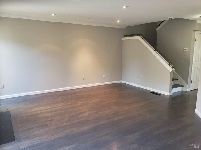 Building Photo - 6 Narragansett Cove