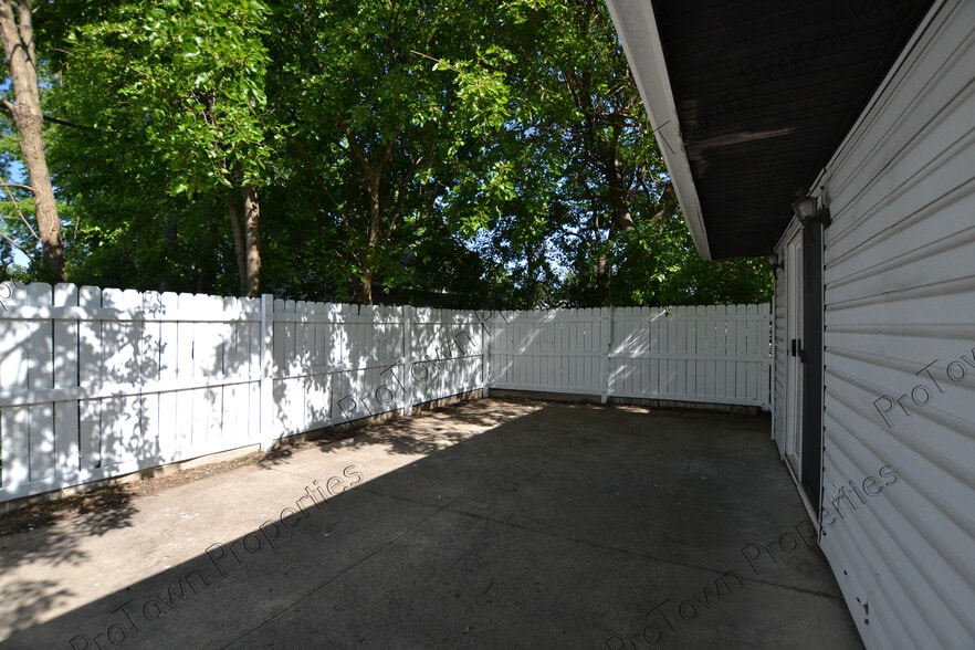 Building Photo - 605 Stryker Ave