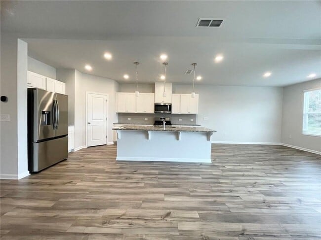 Building Photo - 305 Green Love Ln