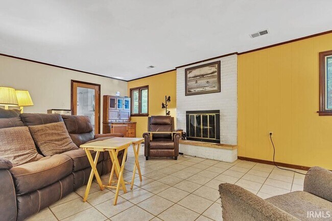 Building Photo - 4425 E Cambridge Ct